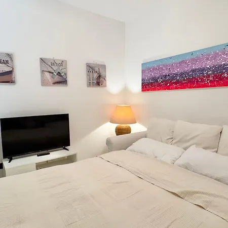 La Al Mare Apartment *