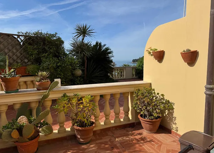 La Al Mare Apartment *